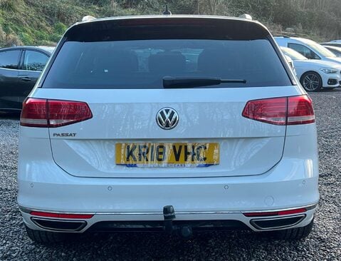Volkswagen Passat 2.0 Passat R-Line TSi Semi-Auto 5dr 5