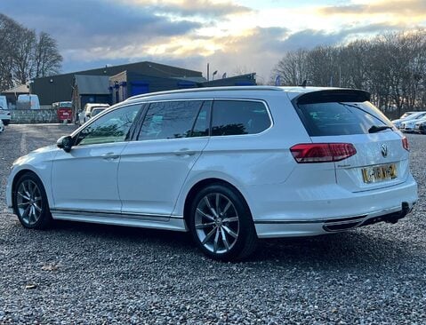Volkswagen Passat 2.0 Passat R-Line TSi Semi-Auto 5dr 6