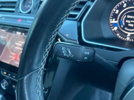 Volkswagen Passat 2.0 Passat R-Line TSi Semi-Auto 5dr 22