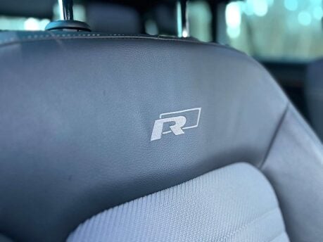 Volkswagen Passat 2.0 Passat R-Line TSi Semi-Auto 5dr 20