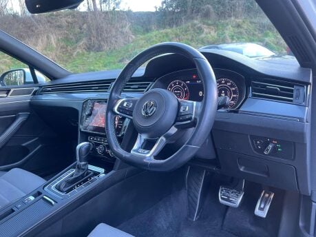 Volkswagen Passat 2.0 Passat R-Line TSi Semi-Auto 5dr 16