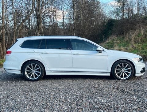 Volkswagen Passat 2.0 Passat R-Line TSi Semi-Auto 5dr 3