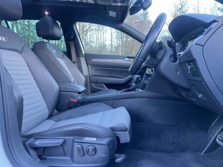 Volkswagen Passat 2.0 Passat R-Line TSi Semi-Auto 5dr 14