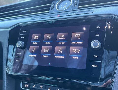 Volkswagen Passat 2.0 Passat R-Line TSi Semi-Auto 5dr 27