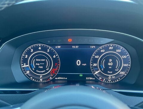 Volkswagen Passat 2.0 Passat R-Line TSi Semi-Auto 5dr 21