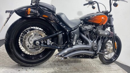 Harley-Davidson Dyna FXBBS STREET BOB 114 4