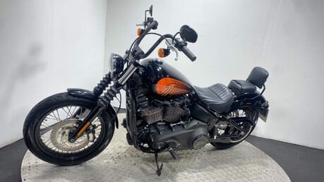 Harley-Davidson Dyna FXBBS STREET BOB 114 11