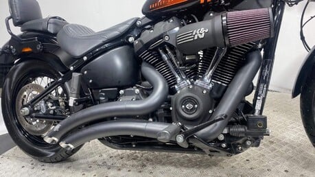 Harley-Davidson Dyna FXBBS STREET BOB 114 15