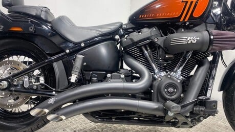 Harley-Davidson Dyna FXBBS STREET BOB 114 13