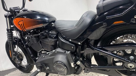 Harley-Davidson Dyna FXBBS STREET BOB 114 19