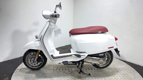 Lambretta V Special 27