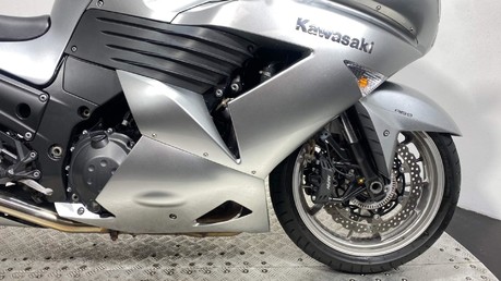 Kawasaki ZZR1400 ZX 1400 D8F ABS 23