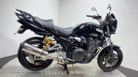 Yamaha XJR1300 XJR 1300 32