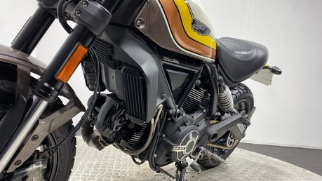 Ducati Scrambler 800 SCRAMBLER MACH 2.0 32