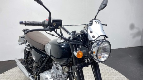 Sinnis Retrostar 250 Naked 35