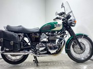 Triumph Bonneville 1