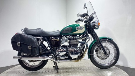 Triumph Bonneville 1