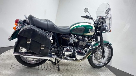 Triumph Bonneville 2