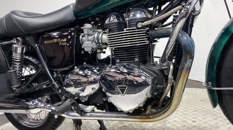 Triumph Bonneville 13