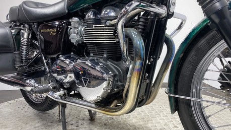 Triumph Bonneville 19