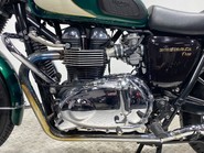 Triumph Bonneville 40