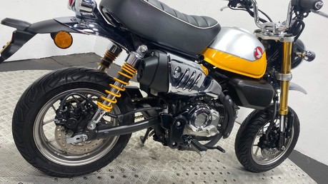 Honda Monkey 125 13