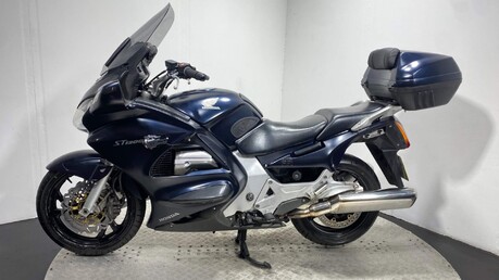 Honda ST ST 1300 26