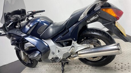 Honda ST ST 1300 36