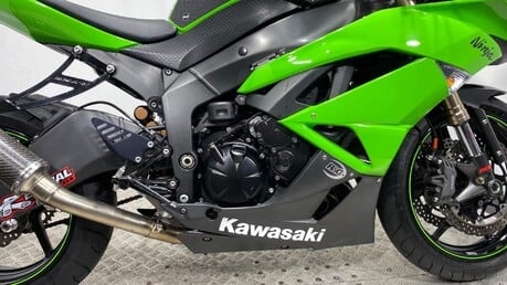 Kawasaki ZX-6R ZX 600 R9F 14