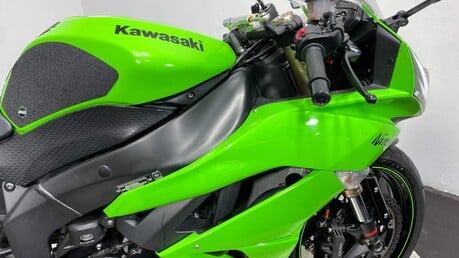 Kawasaki ZX-6R ZX 600 R9F 18