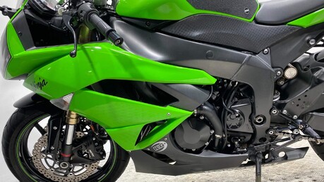 Kawasaki ZX-6R ZX 600 R9F 35