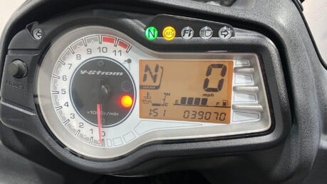 Suzuki V-Strom 28