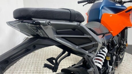 KTM Duke 125 Duke 5