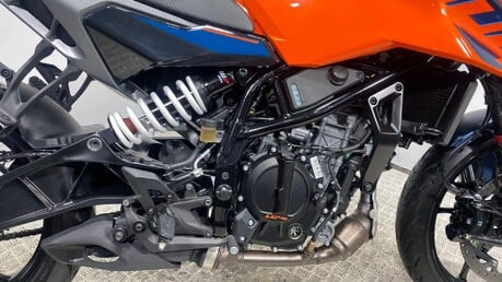 KTM Duke 125 Duke 13