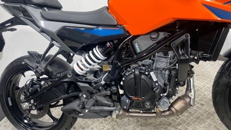 KTM Duke 125 Duke 16