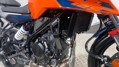 KTM Duke 125 Duke 20