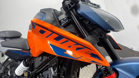 KTM Duke 125 Duke 21