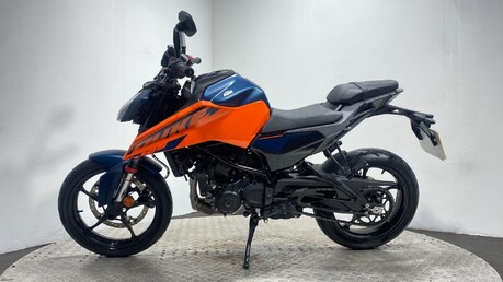 KTM Duke 125 Duke 35