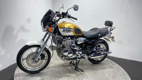 Triumph Thunderbird ADVENTURER 6