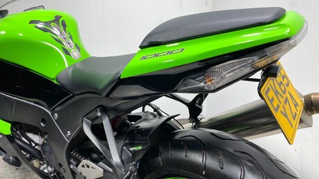 Kawasaki Ninja NINJA ZX-10R ZX1000 JFF 26