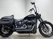 Harley-Davidson Dyna 1745 Street Bob Euro 4 1