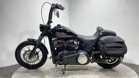 Harley-Davidson Dyna 1745 Street Bob Euro 4 2