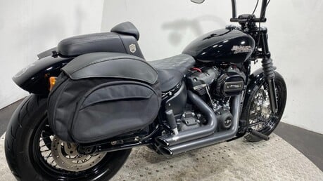 Harley-Davidson Dyna 1745 Street Bob Euro 4 3