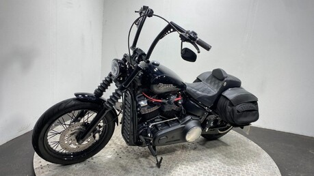 Harley-Davidson Dyna 1745 Street Bob Euro 4 9