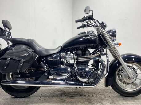 Triumph Bonneville 865