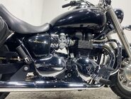 Triumph Bonneville 865 13
