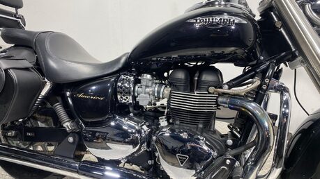 Triumph Bonneville 865 15