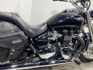 Triumph Bonneville 865 10