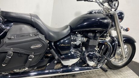 Triumph Bonneville 865 10
