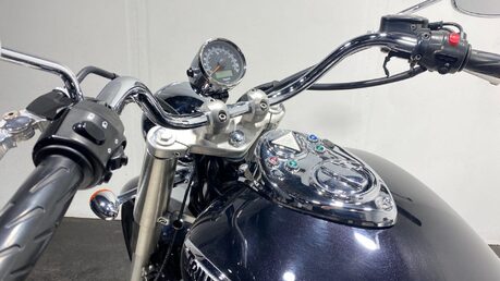 Triumph Bonneville 865 6